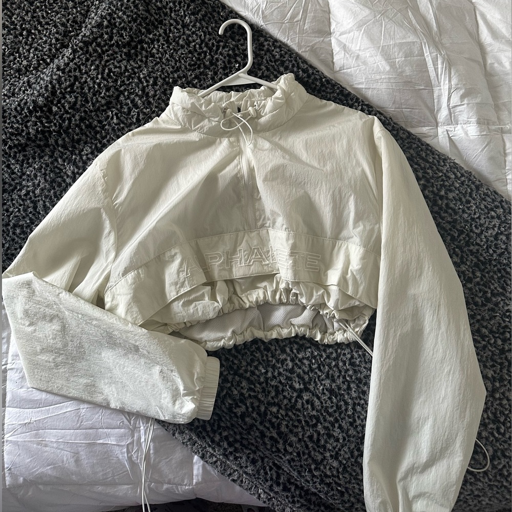 Alphalete cropped windbreaker